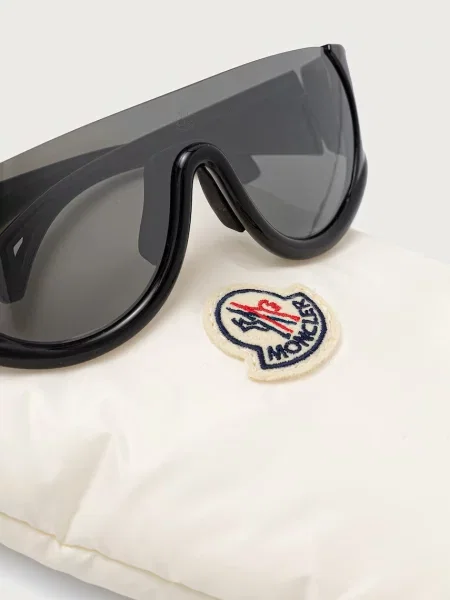Солнцезащитные очки Moncler