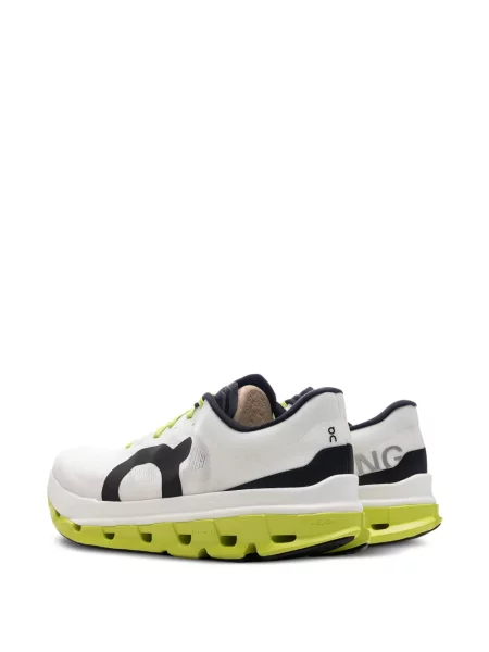 Sneakerși On alb