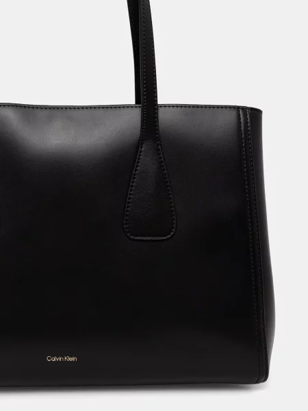 Calvin Klein Válltáskák fekete