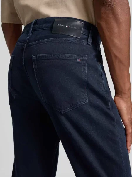 Jeansy o kroju straight fit z mieszanki bawełny model ‘MERCER’ Tommy Hilfiger niebieski