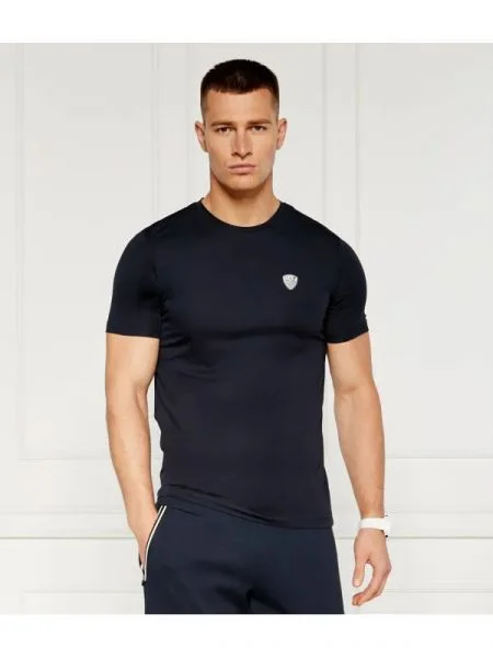 Tricou