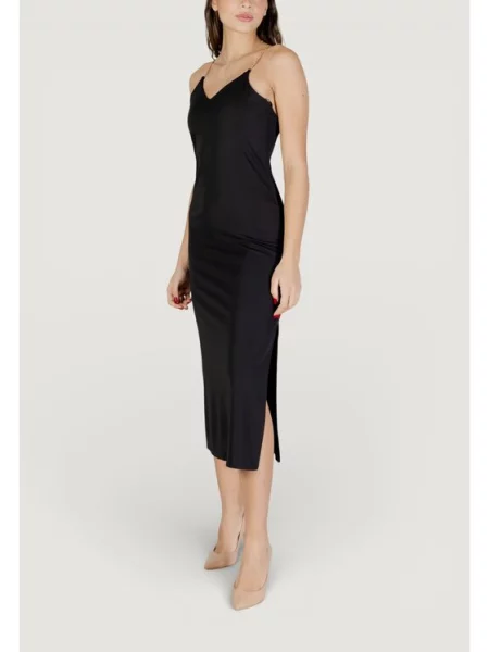 Öltöny midi ruha Morgan De Toi fekete