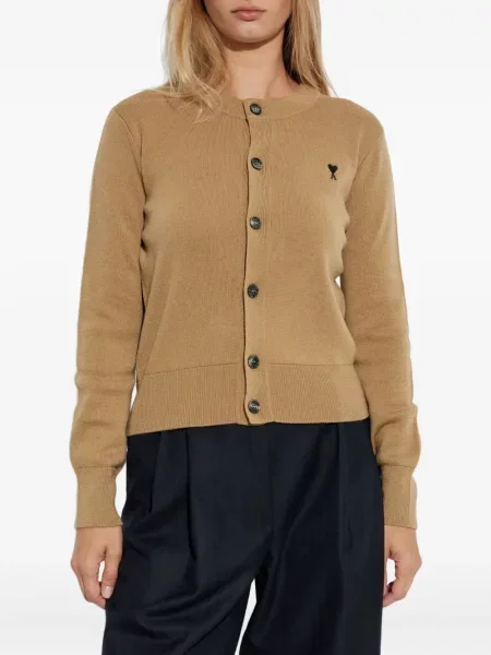 Cardigan Ami Paris de lână cu motiv cu inimi cu autograf maro