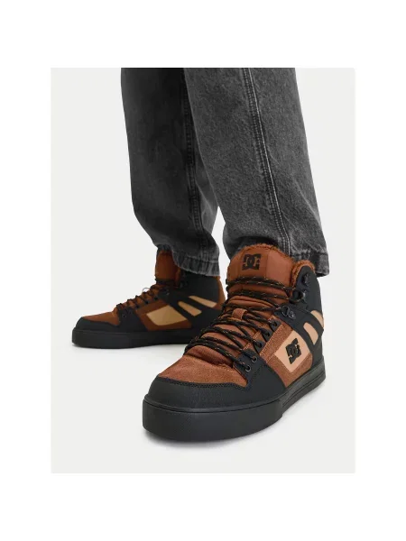 DC Shoes Laisvalaikio batai ruda