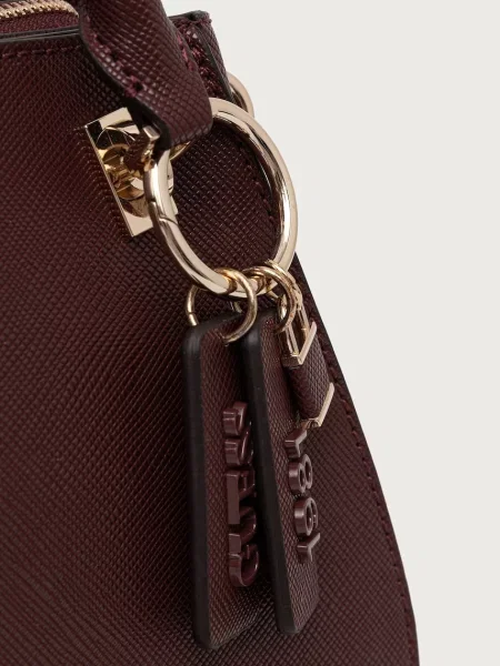Кожаная сумка Guess