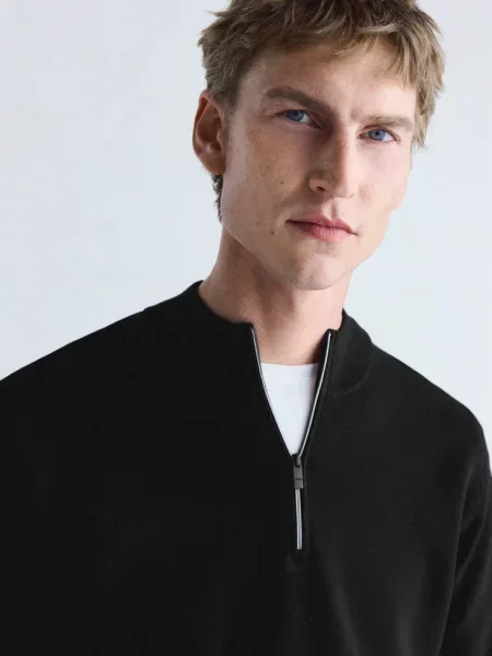 Sweter comfort stretch zapinany na Mężczyzna XXL MANGO MAN czarny