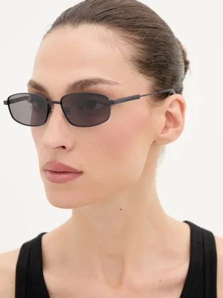 Солнцезащитные очки Jacquemus черные