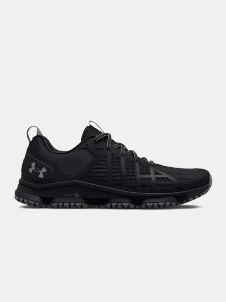 Обувки Under Armour MG Strikefast черно