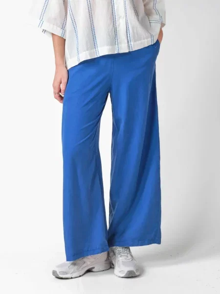 Klitmøller Collective Pantaloni Kaja deschis albastru