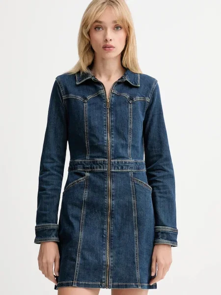 Дънкова рокля Levi's къса с кройка по тялото синьо