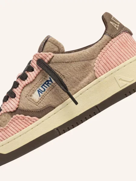 Autry Sneakersy Medalist Low krémová / velbloudí růžová