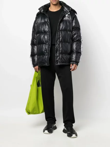 Paltas Moschino su gobtuvu juoda