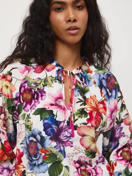 Medicine bluza z viskozo bela