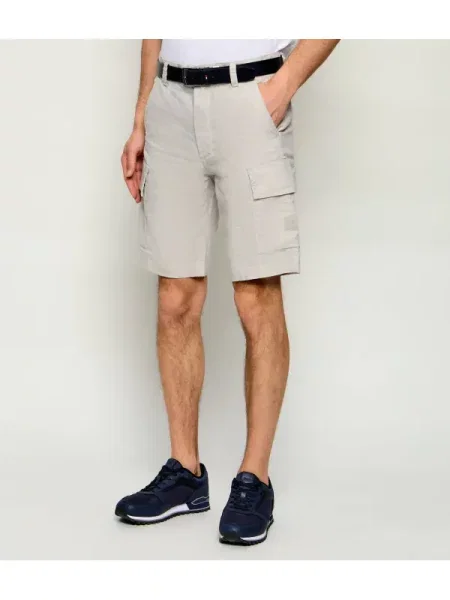 Pantaloni scurți Boss de in bej