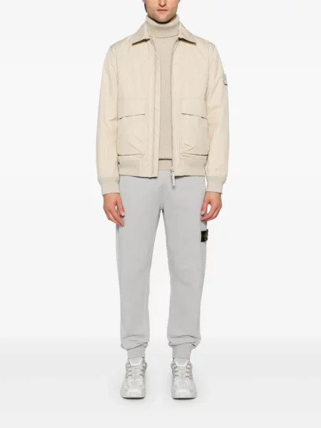Striukė Stone Island akmenys