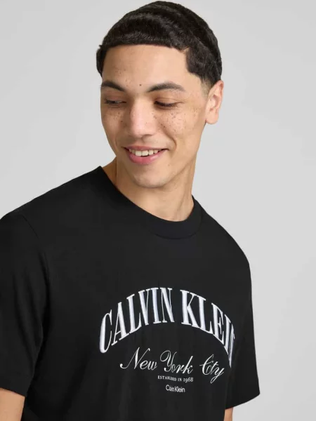 T-shirt z wyhaftowanym logo Calvin Klein Jeans czarna