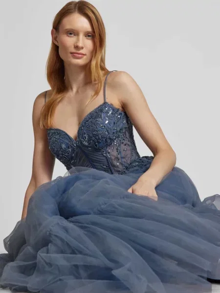Sukienka wieczorowa z obszyciem ozdobnymi kamieniami i cekinami Luxuar Fashion