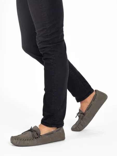 Minnetonka Mocasini gri