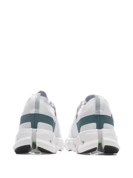 Sneakerși On alb
