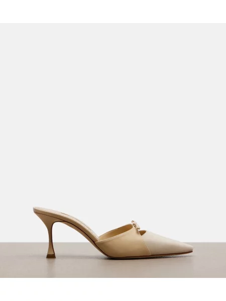 Papuci tip mules Manolo Blahnik din piele de căprioară bej