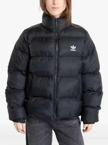 Dlouhé běžecké boty Adidas Terrex s krátkými rukávy s výstřihem do v černé