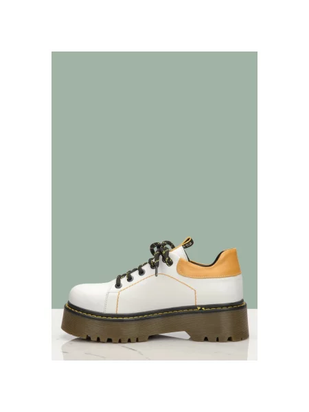 Полуботинки Estro белые