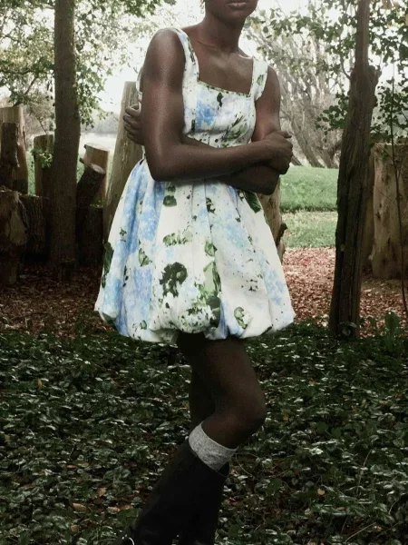 Rochie mini Aje cu model floral cu imagine de costum albastru