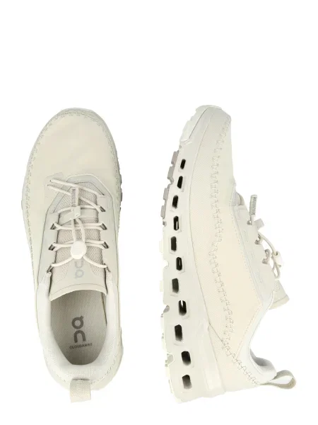 Sneakerși On