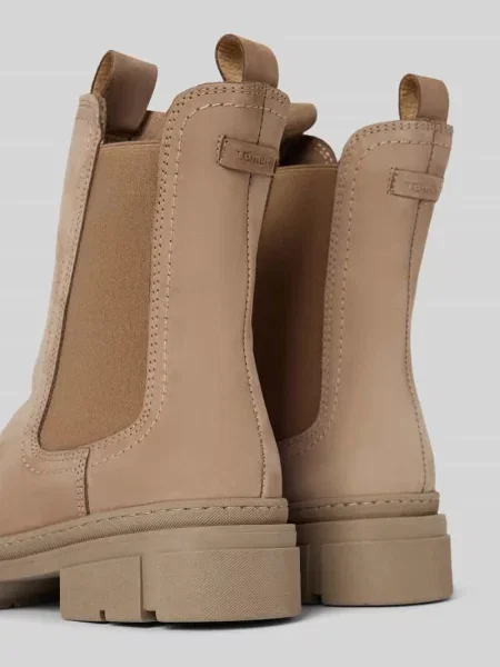 Buty chelsea z pętelkami Tamaris brązowe