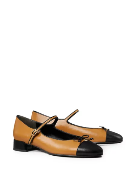 Șapcă Tory Burch cu funde cu vârf închis