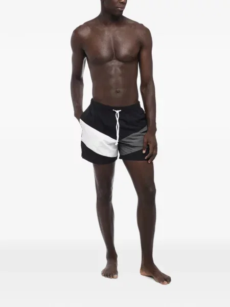 Scurt chiloți Nike cu imagine cu model floral negru