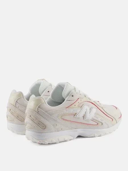 Замшевые кроссовки New Balance бежевые