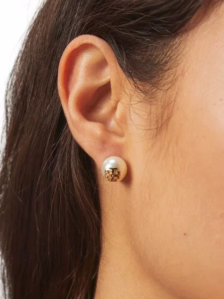 Auskarai Tory Burch su perlais balta