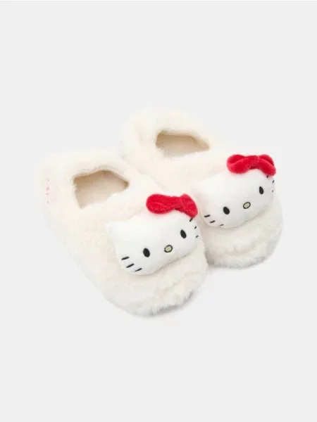 Sinsay Plyšové pantofle s 3D prvky Hello Kitty bílá