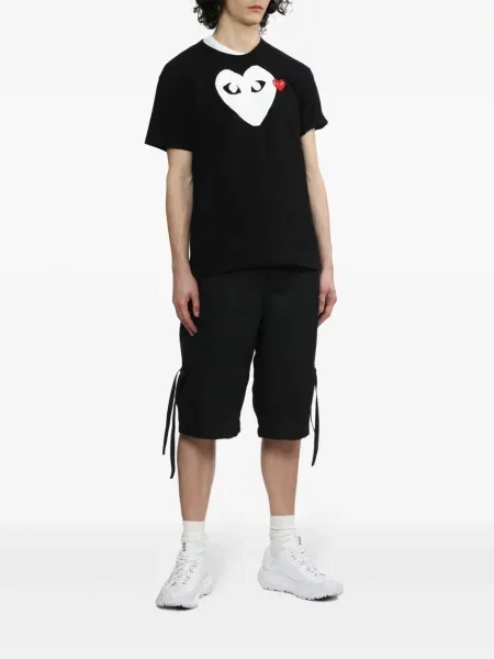 Marškinėliai Comme Des Garçons Play su širdelėmis juoda