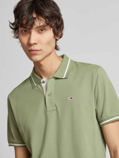 Koszulka polo o kroju regular fit z wyhaftowanym logo Tommy Jeans