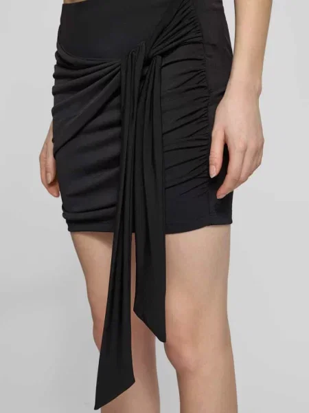 Spódnica mini z wiązanym paskiem model Elonie' Leger czarna
