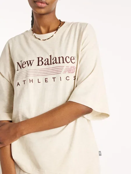 Футболка New Balance біла