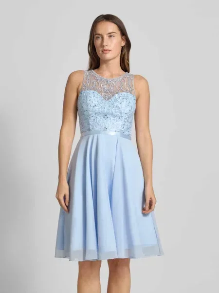 Sukienka koktajlowa z okrągłym dekoltem Luxuar Fashion