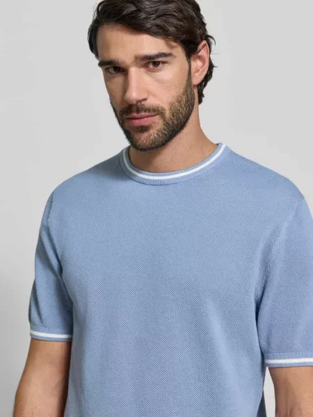 T-shirt o kroju regular fit z efektem dzianiny Christian Berg Men błękitna