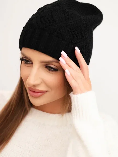 Căciulă Kesi cu imprimeu geometric negru