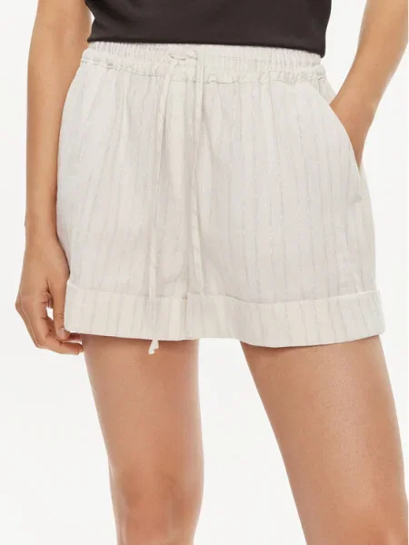 Pantaloni scurți Twinset de in bej