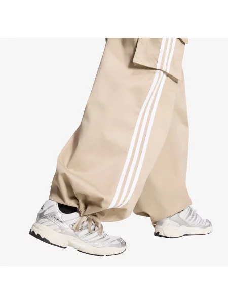 Kargo hlače Adidas Originals keper bela