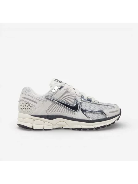 Pantofi Nike gri