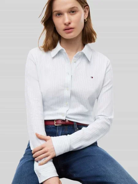 Długa bluzka koszulowa z detalem z logo Tommy Hilfiger