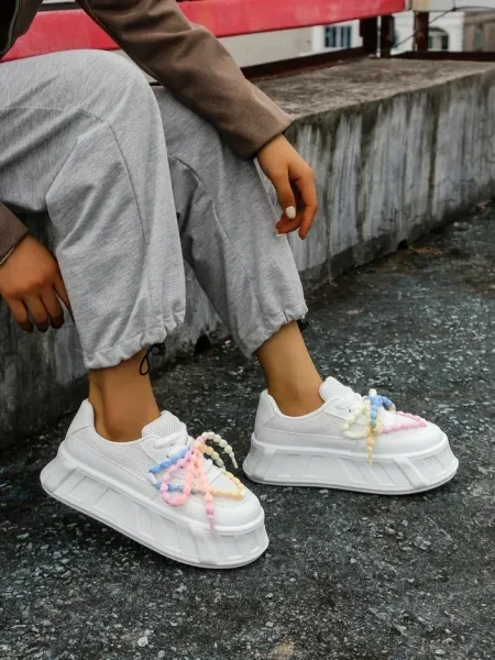 Sneakerși Resti cu platformă alb