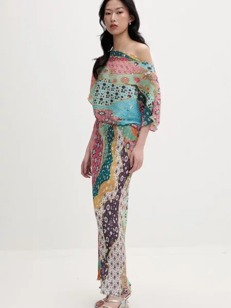 Never Fully Dressed rochie