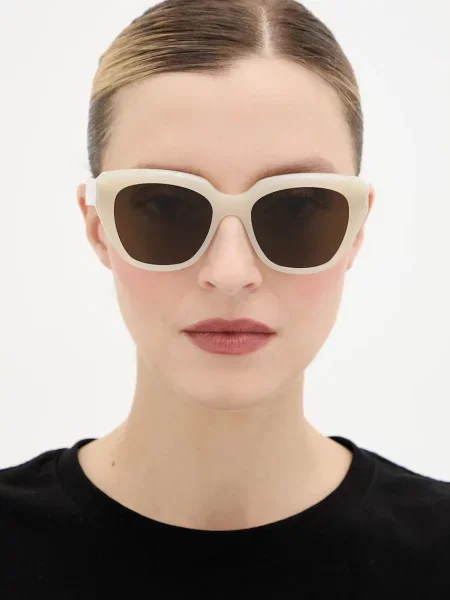 Saint Laurent napszemüveg bézs