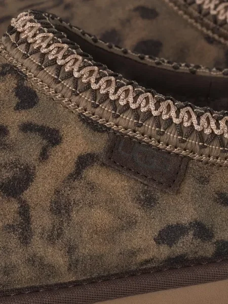 Papuci tip mules Ugg cu imagine cu model leopard