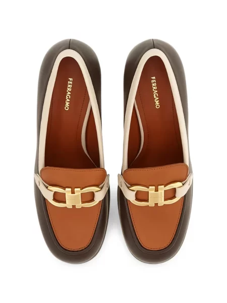 Pantofi cu toc Ferragamo din piele cu cataramă maro